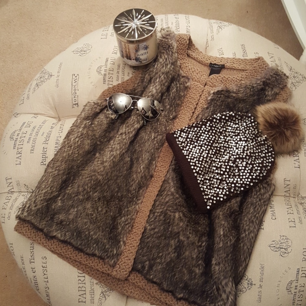 Ann Taylor Faux Fur Vest NWT